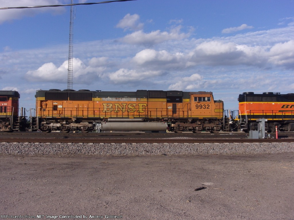 BNSF 9932